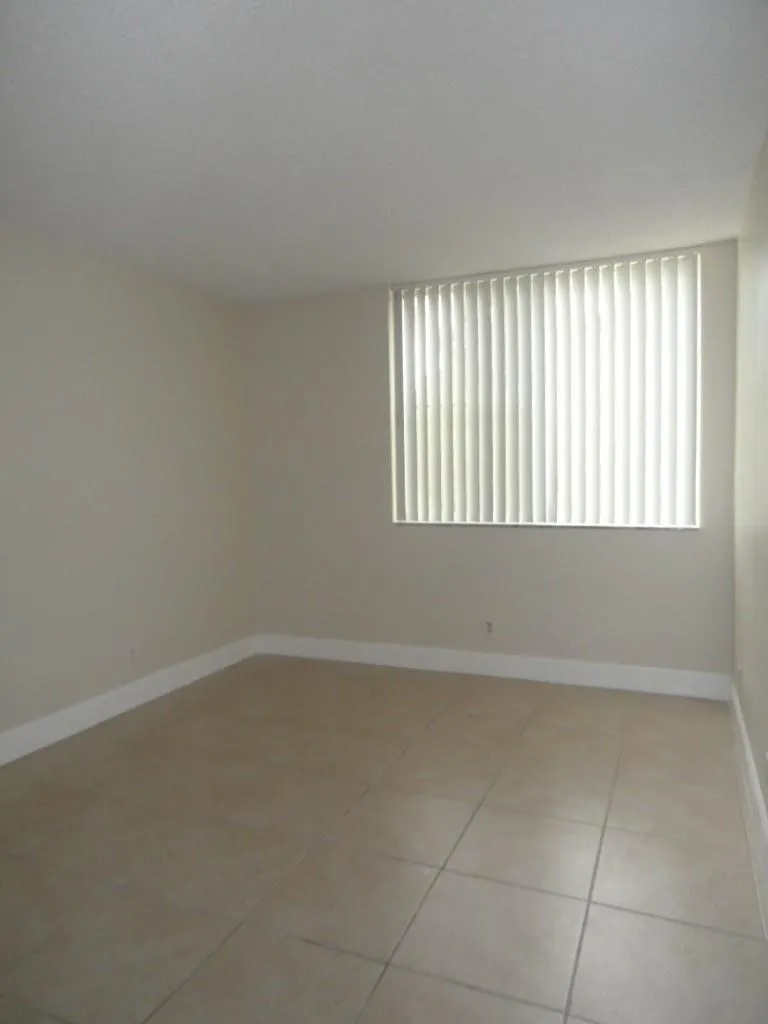10773 CLEARY BOULEVARD #110 Plantation, FL 33324