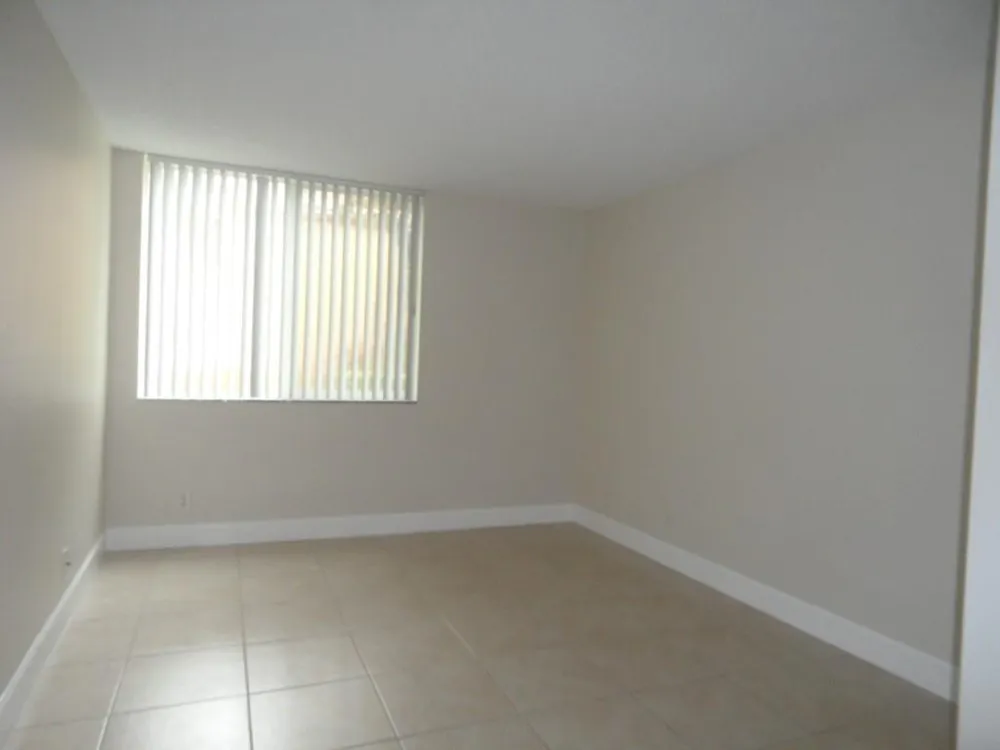 10773 CLEARY BOULEVARD #110 Plantation, FL 33324