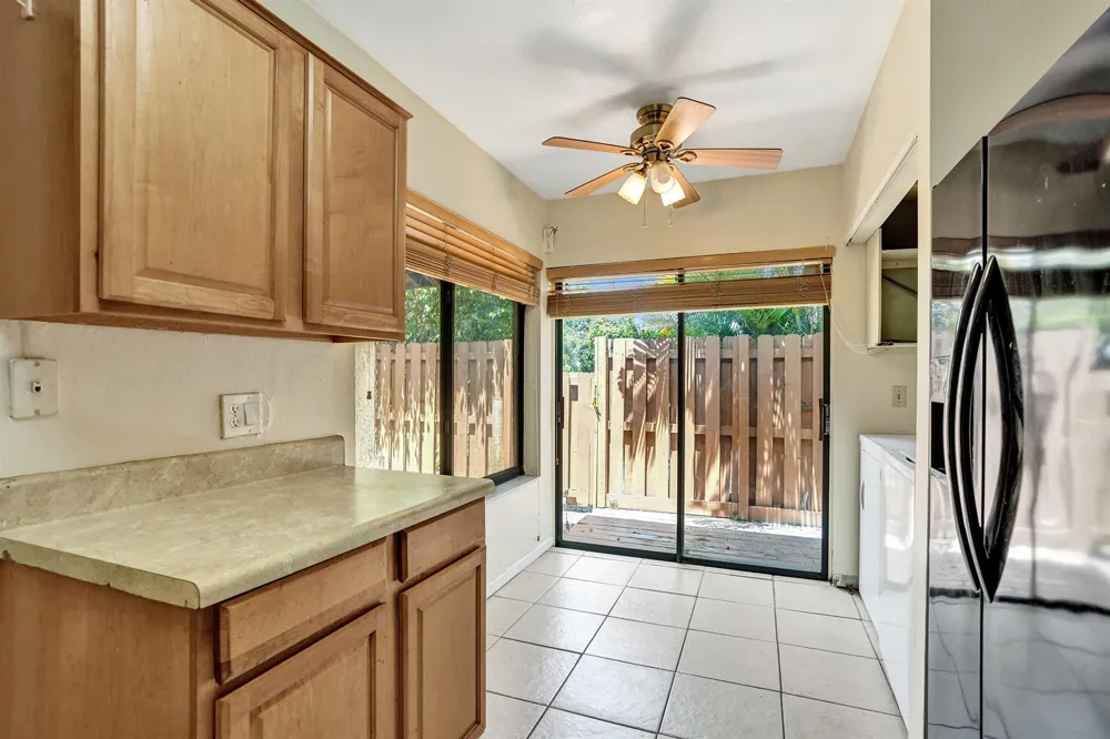 3810 NW 77TH AVENUE Davie, FL 33024
