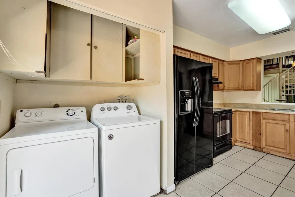 3810 NW 77TH AVENUE Davie, FL 33024