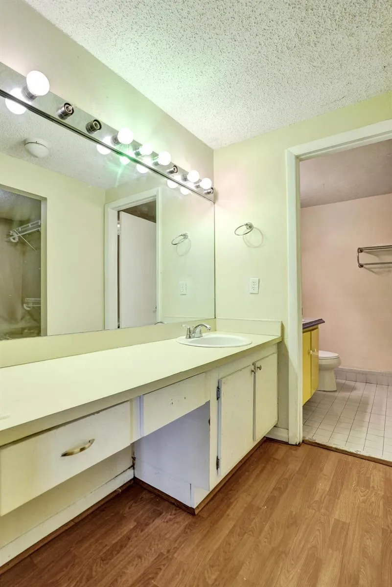 3810 NW 77TH AVENUE Davie, FL 33024