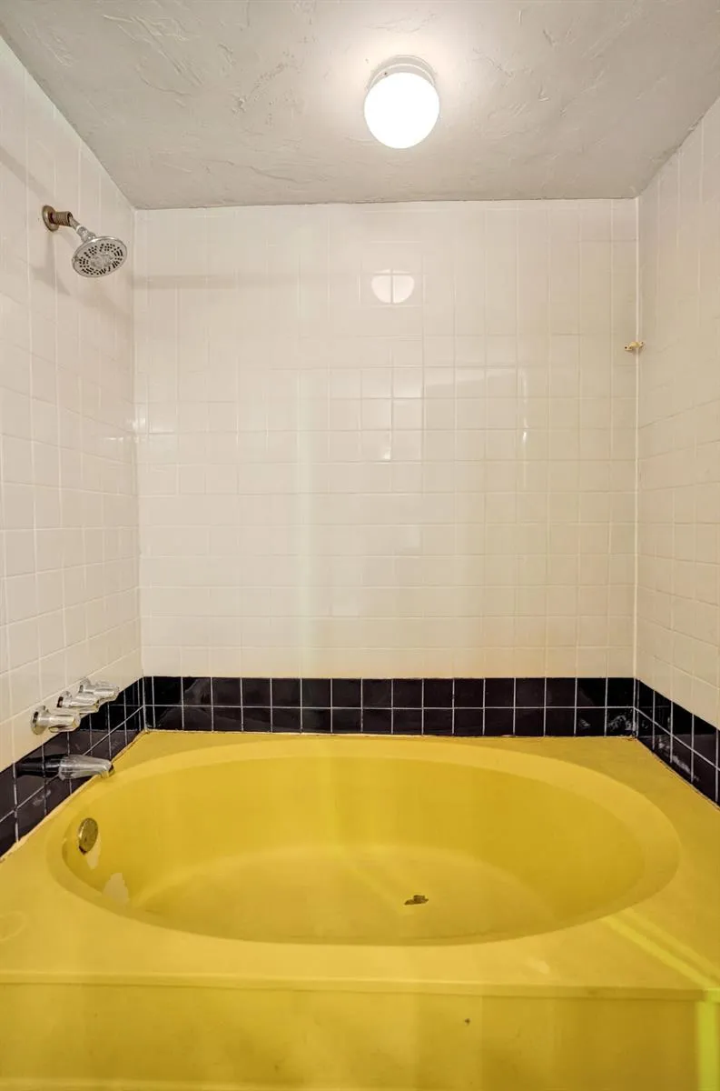 3810 NW 77TH AVENUE Davie, FL 33024