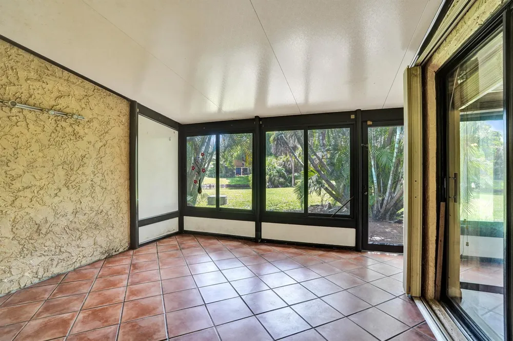 3810 NW 77TH AVENUE Davie, FL 33024