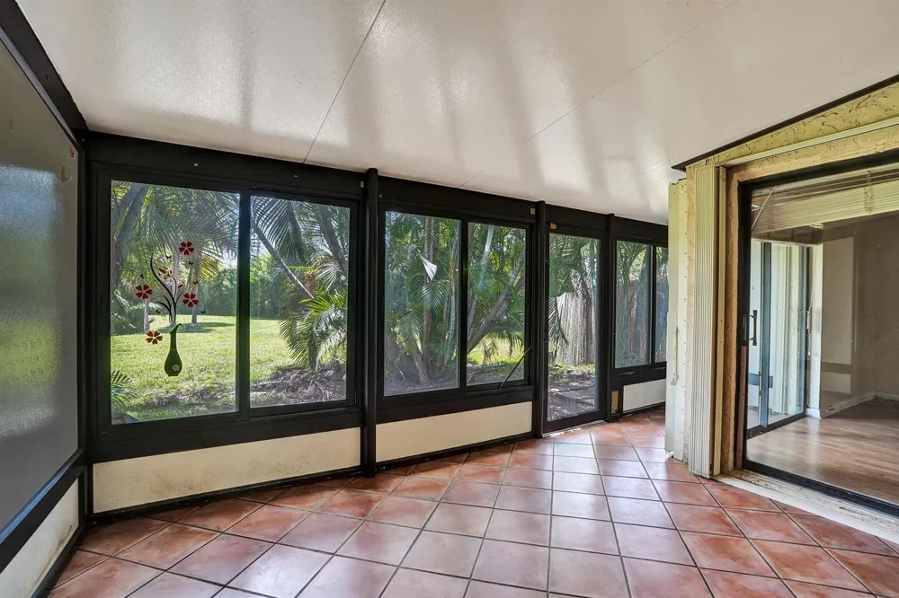 3810 NW 77TH AVENUE Davie, FL 33024