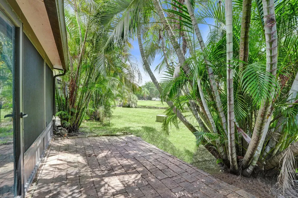3810 NW 77TH AVENUE Davie, FL 33024
