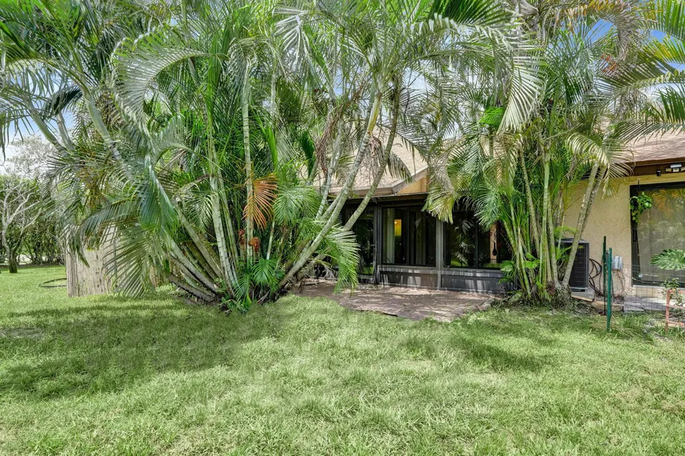 3810 NW 77TH AVENUE Davie, FL 33024