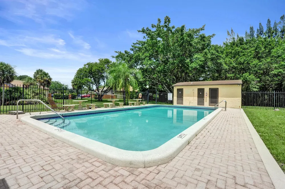 3810 NW 77TH AVENUE Davie, FL 33024
