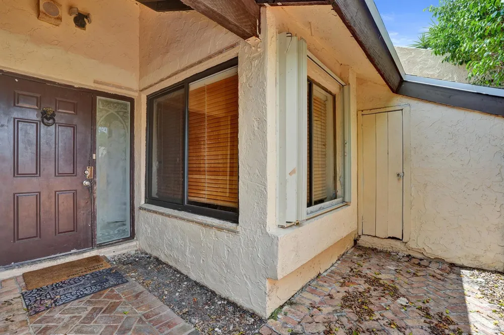 3810 NW 77TH AVENUE Davie, FL 33024