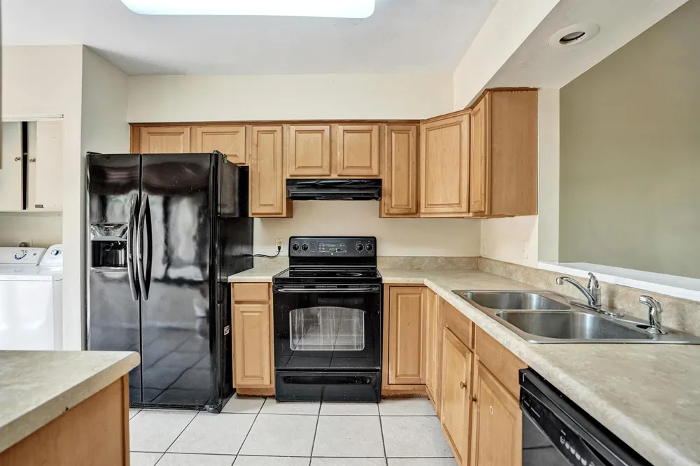 3810 NW 77TH AVENUE Davie, FL 33024