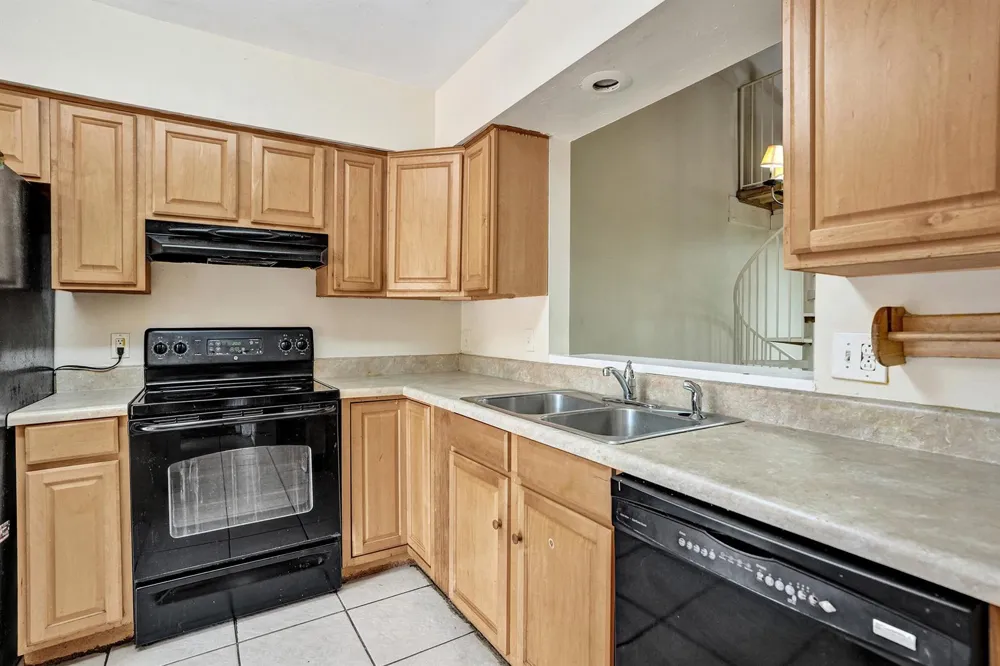 3810 NW 77TH AVENUE Davie, FL 33024