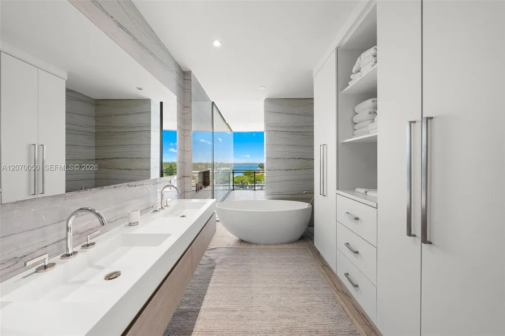 8701 Collins Ave #705 Miami Beach, FL 33154