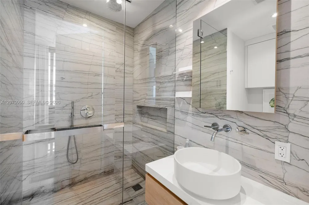 8701 Collins Ave #705 Miami Beach, FL 33154
