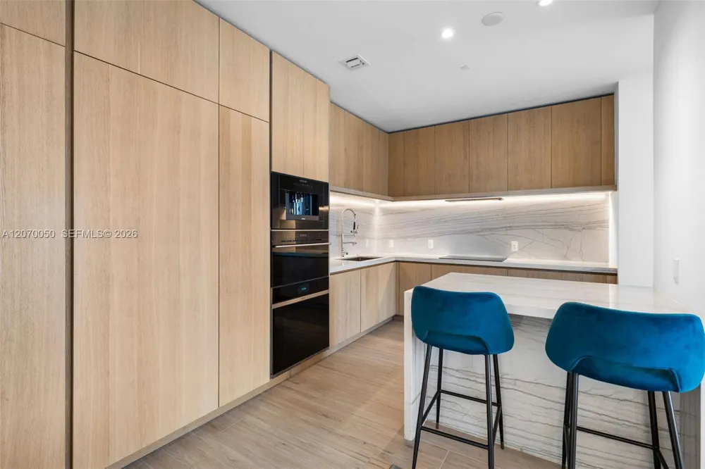 8701 Collins Ave #705 Miami Beach, FL 33154