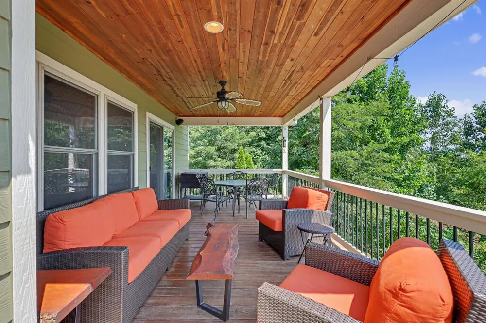 575 Longview Drive Hayesville, NC 28904