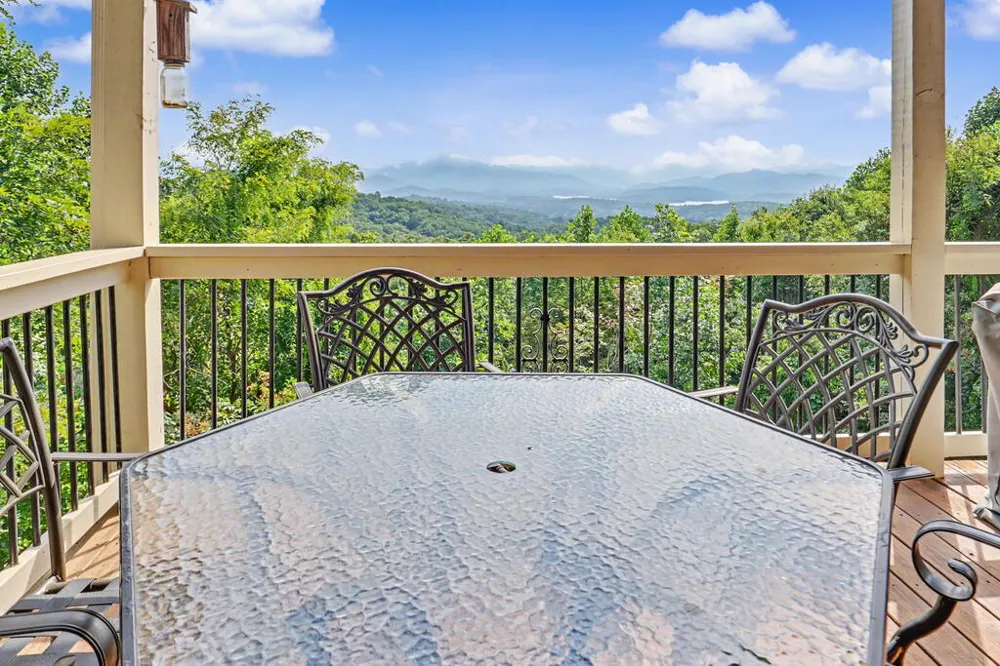 575 Longview Drive Hayesville, NC 28904