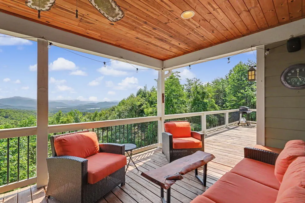 575 Longview Drive Hayesville, NC 28904