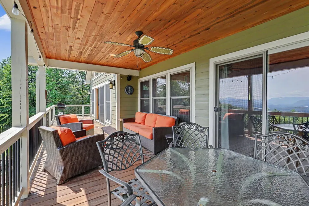 575 Longview Drive Hayesville, NC 28904