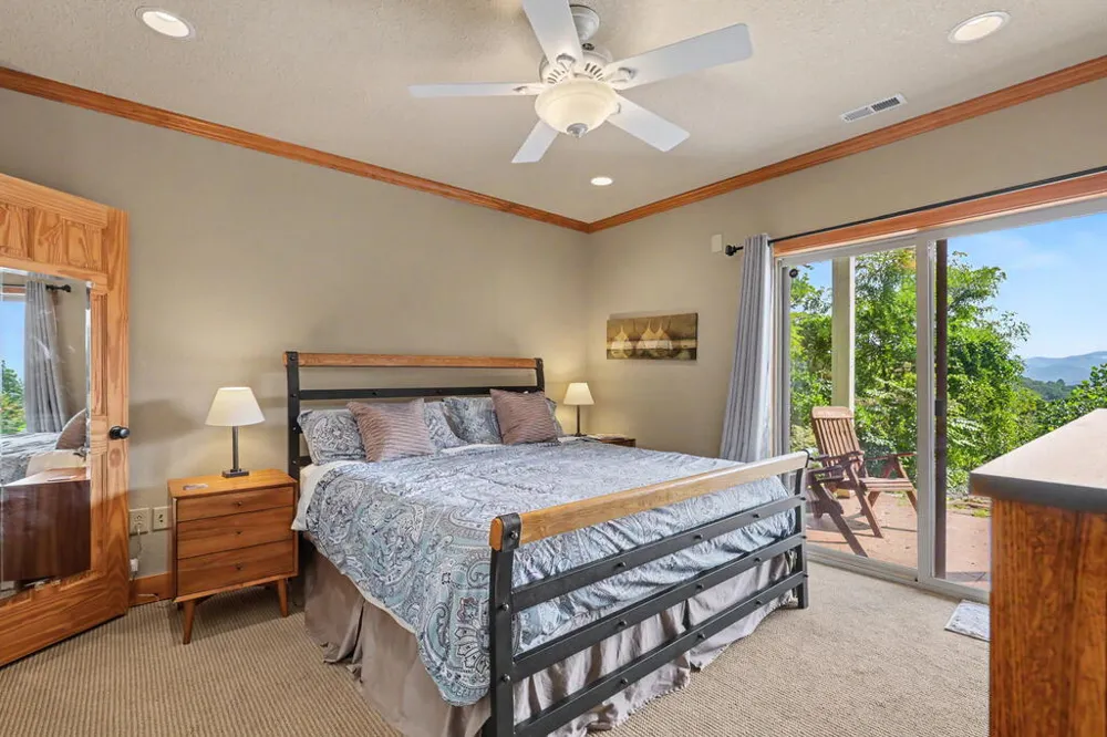575 Longview Drive Hayesville, NC 28904