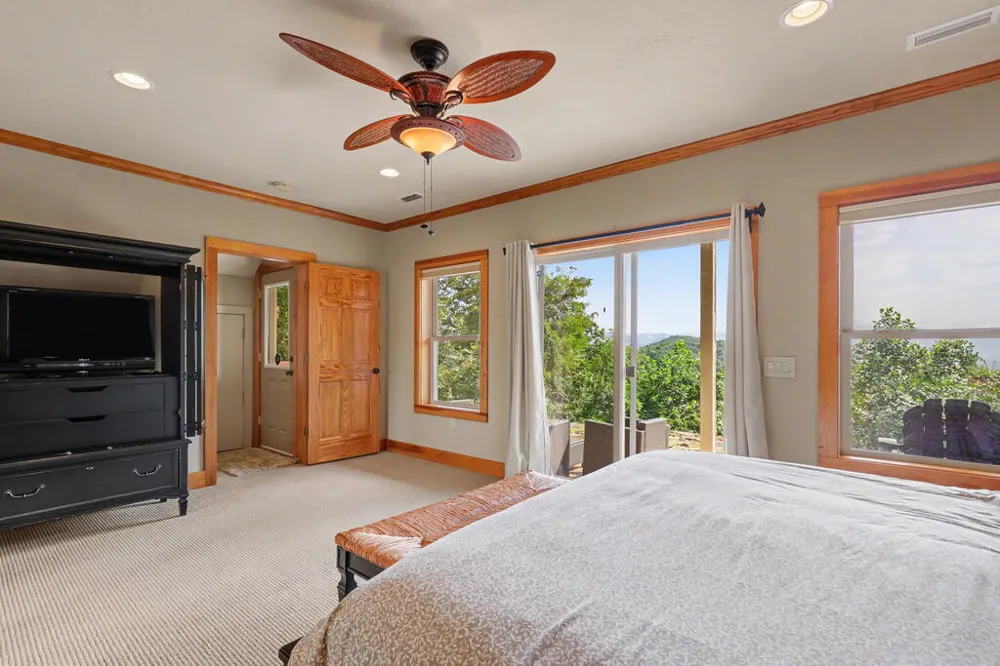 575 Longview Drive Hayesville, NC 28904