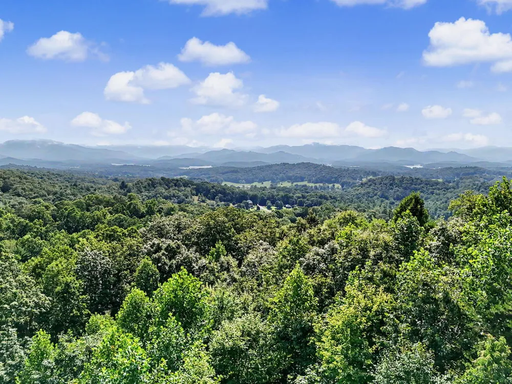 575 Longview Drive Hayesville, NC 28904
