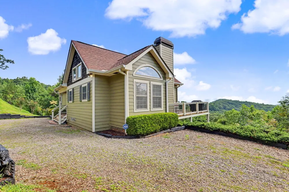 575 Longview Drive Hayesville, NC 28904