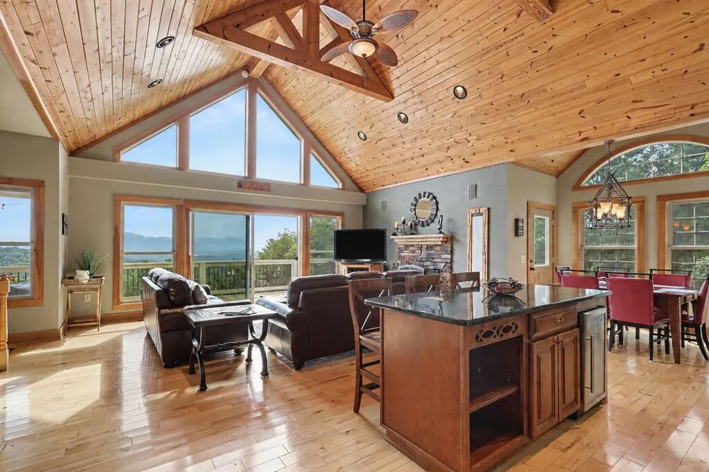 575 Longview Drive Hayesville, NC 28904