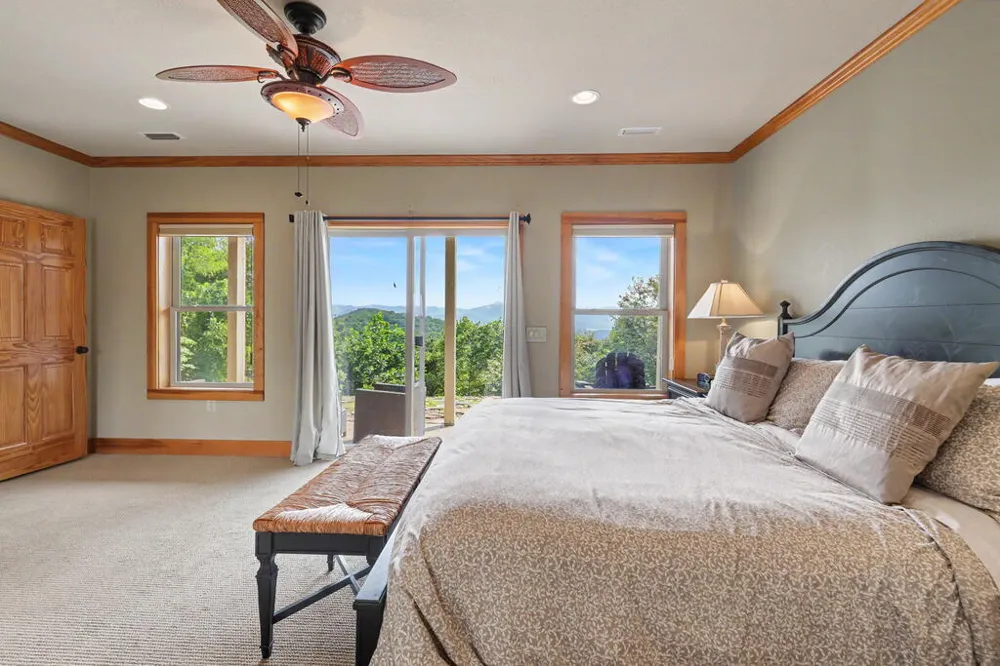 575 Longview Drive Hayesville, NC 28904