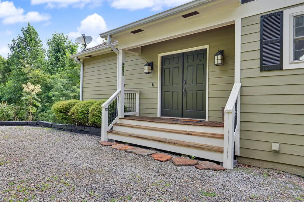 575 Longview Drive Hayesville, NC 28904