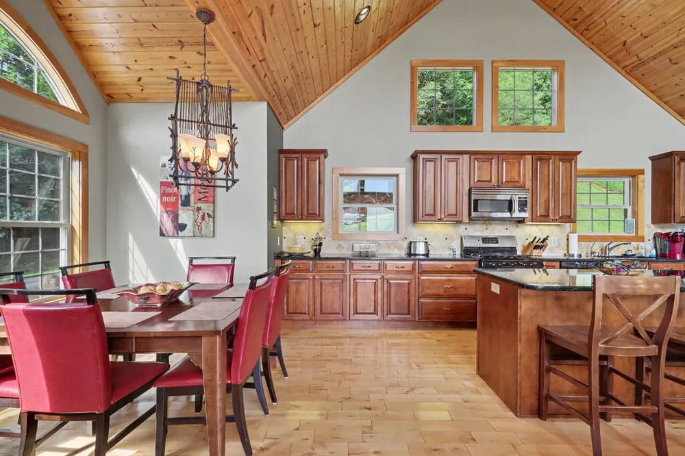 575 Longview Drive Hayesville, NC 28904