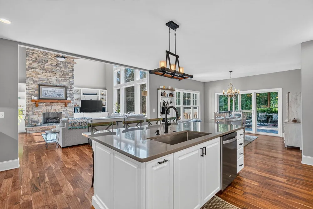 946 Highgate Point Soddy Daisy, TN 37379