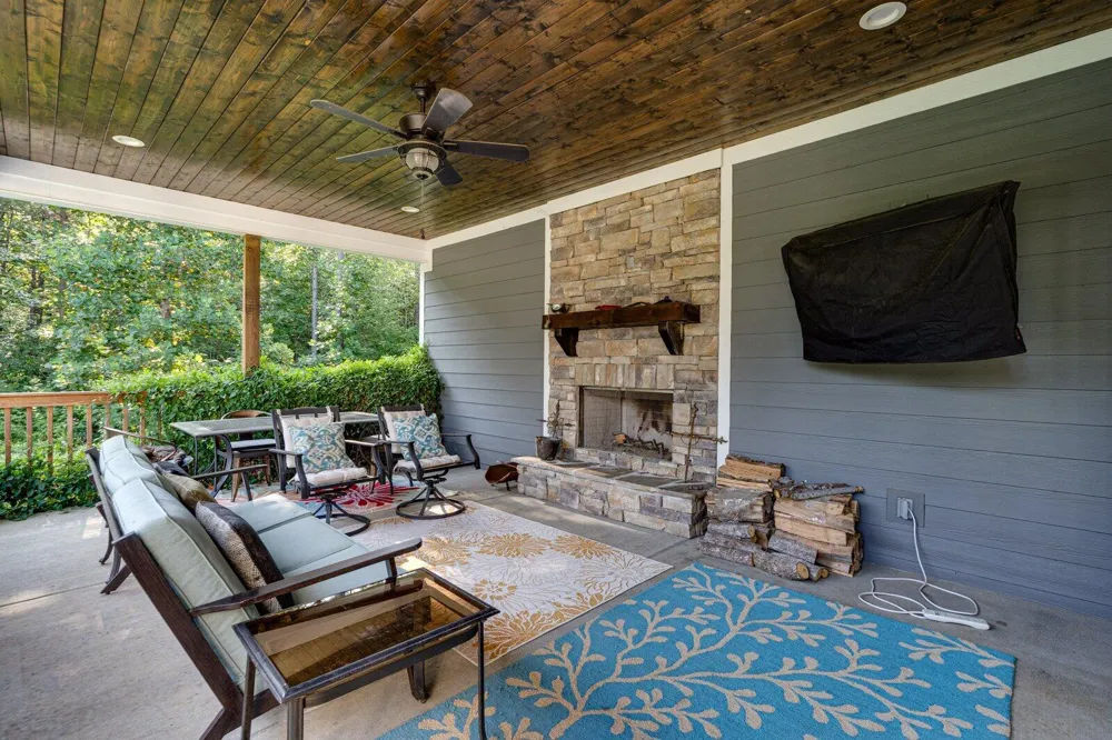 946 Highgate Point Soddy Daisy, TN 37379