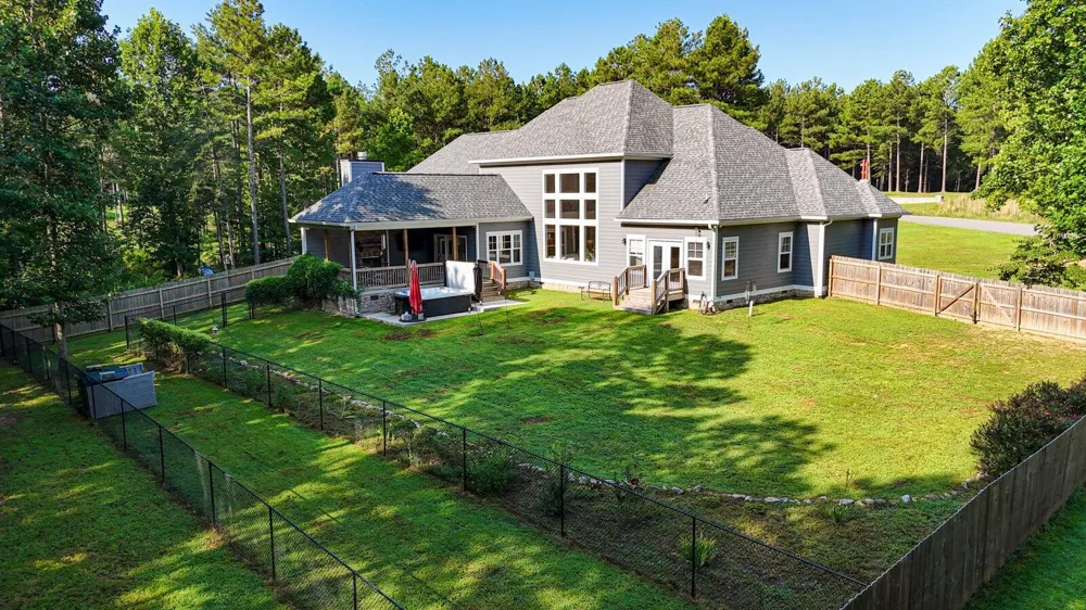 946 Highgate Point Soddy Daisy, TN 37379