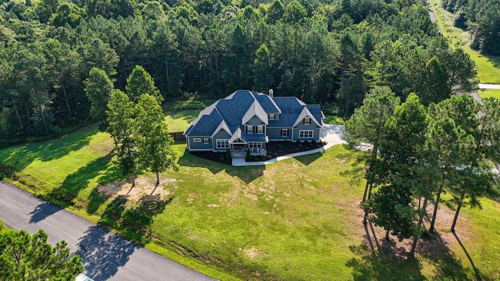 946 Highgate Point Soddy Daisy, TN 37379