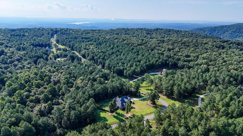946 Highgate Point Soddy Daisy, TN 37379