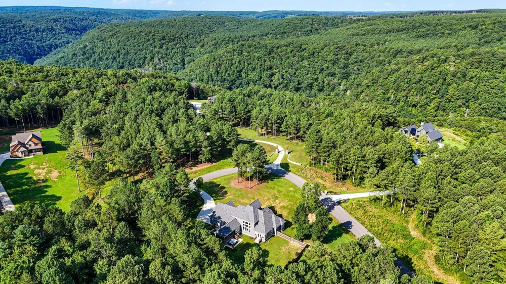 946 Highgate Point Soddy Daisy, TN 37379