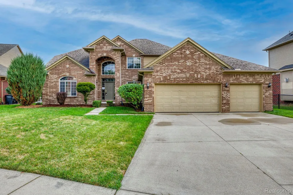 39710 W Offshore Drive Harrison Charter Township, MI 48045