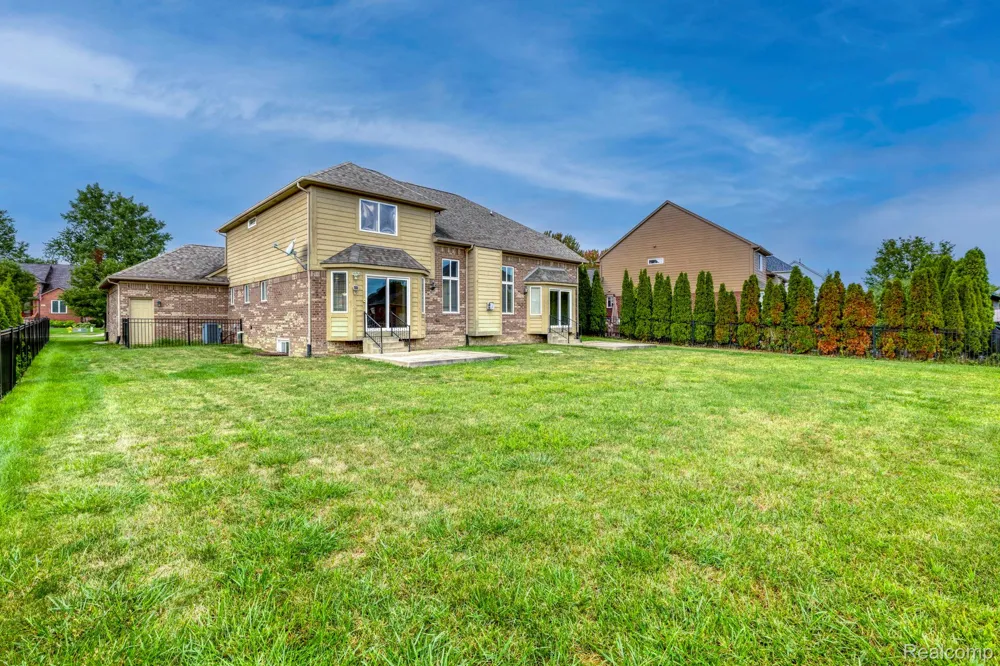 39710 W Offshore Drive Harrison Charter Township, MI 48045