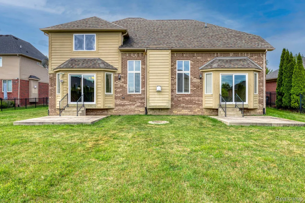 39710 W Offshore Drive Harrison Charter Township, MI 48045