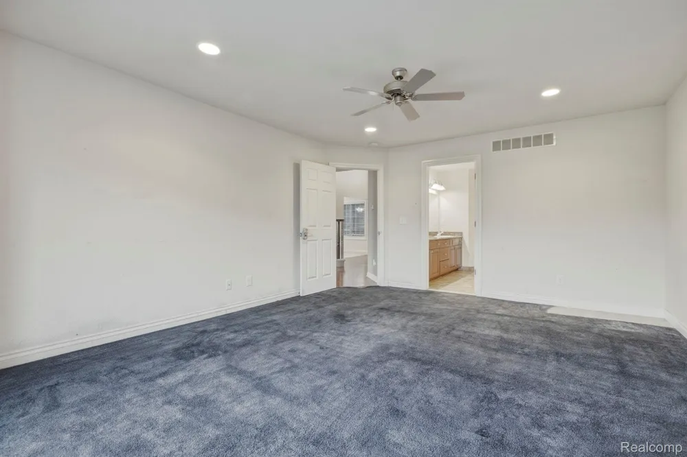 39710 W Offshore Drive Harrison Charter Township, MI 48045