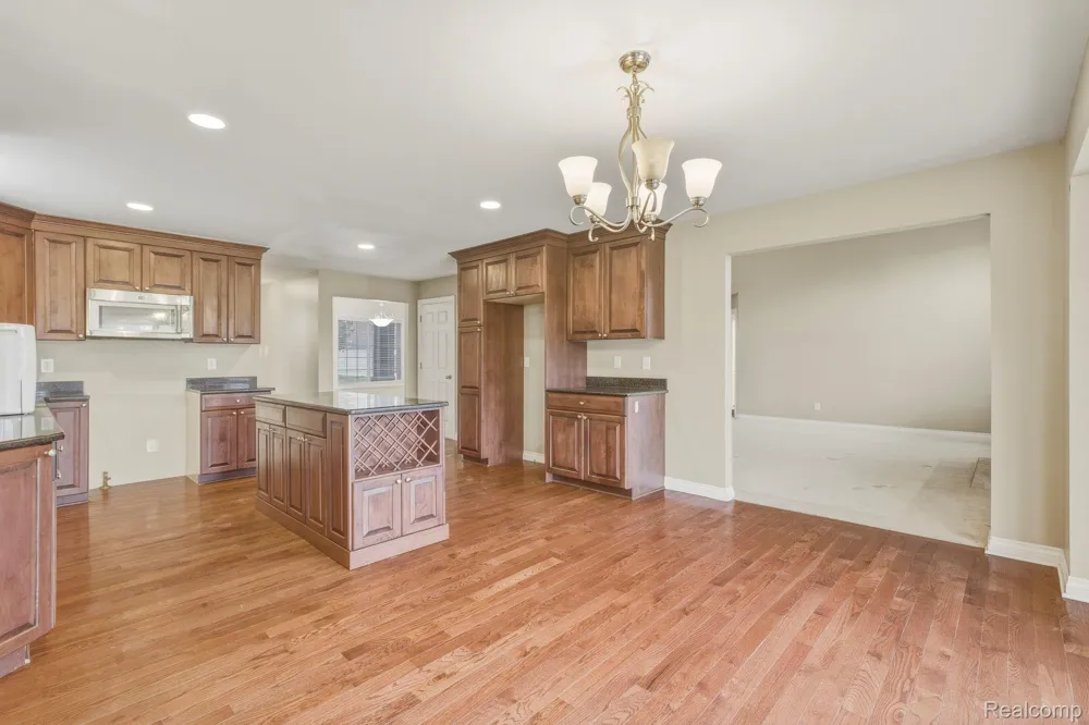 39710 W Offshore Drive Harrison Charter Township, MI 48045