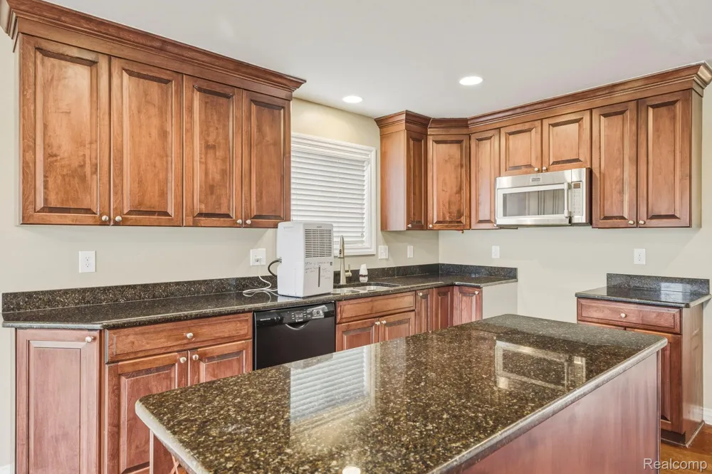 39710 W Offshore Drive Harrison Charter Township, MI 48045