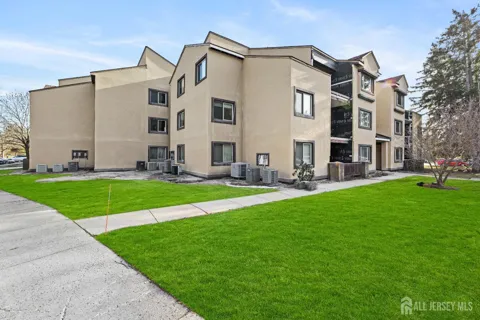 3226 Sayre Drive