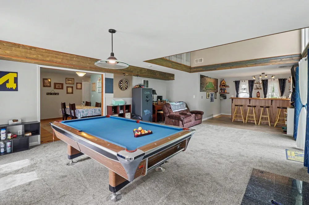 11991 Portage Lake Avenue Pinckney, MI 48169