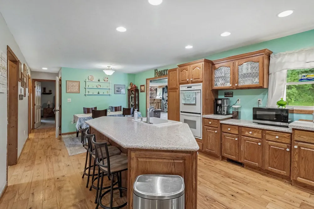 11991 Portage Lake Avenue Pinckney, MI 48169