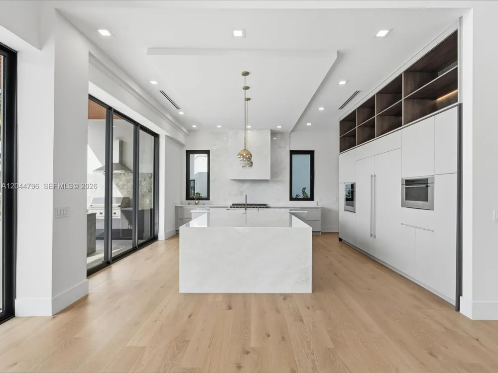 2 Sunset Ln Lauderdale By The Sea, FL 33062