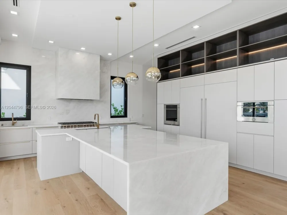 2 Sunset Ln Lauderdale By The Sea, FL 33062