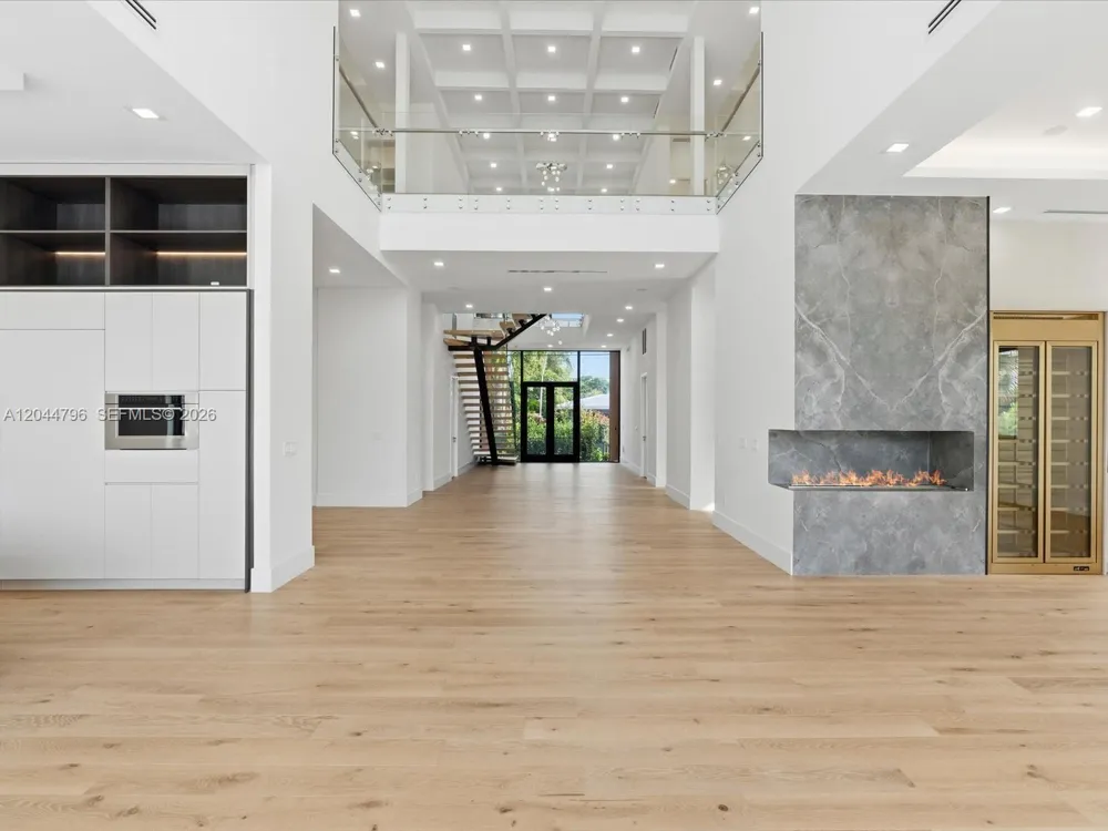 2 Sunset Ln Lauderdale By The Sea, FL 33062