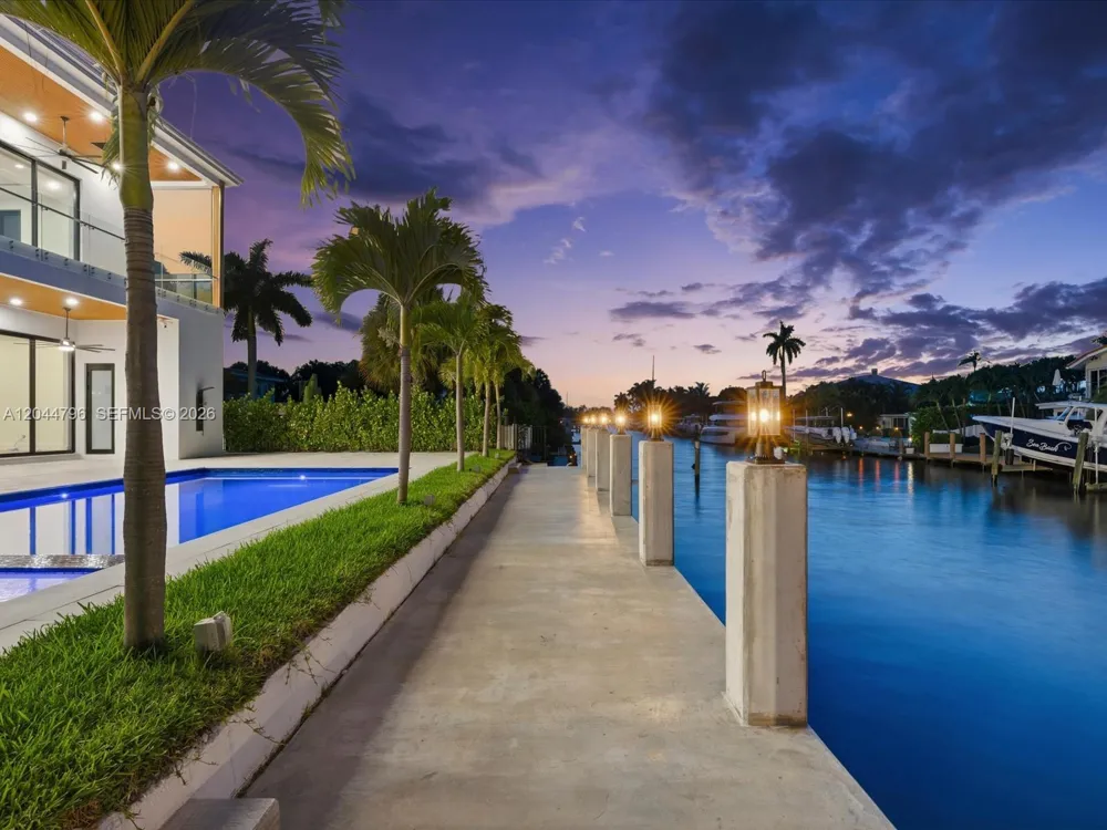 2 Sunset Ln Lauderdale By The Sea, FL 33062
