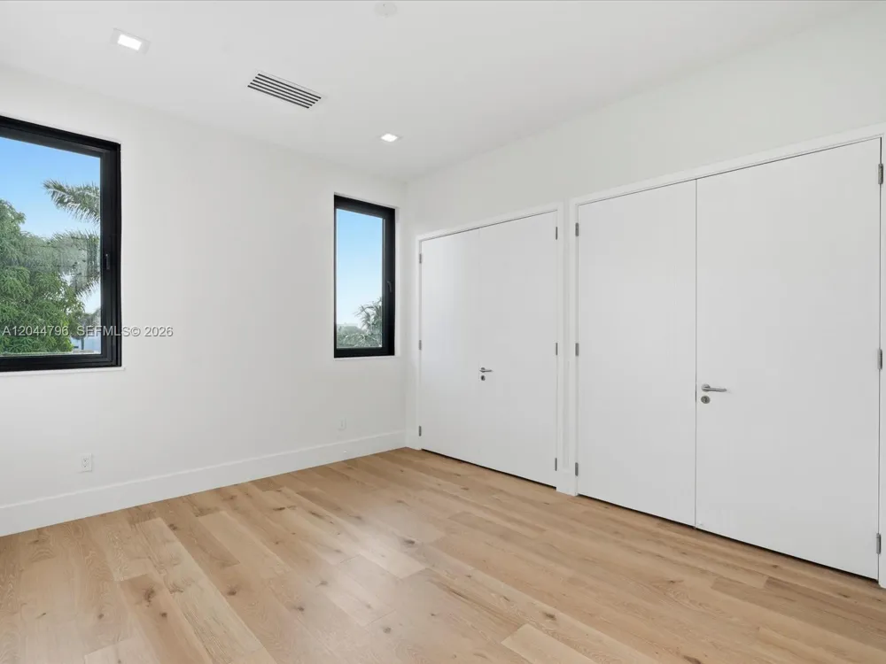 2 Sunset Ln Lauderdale By The Sea, FL 33062