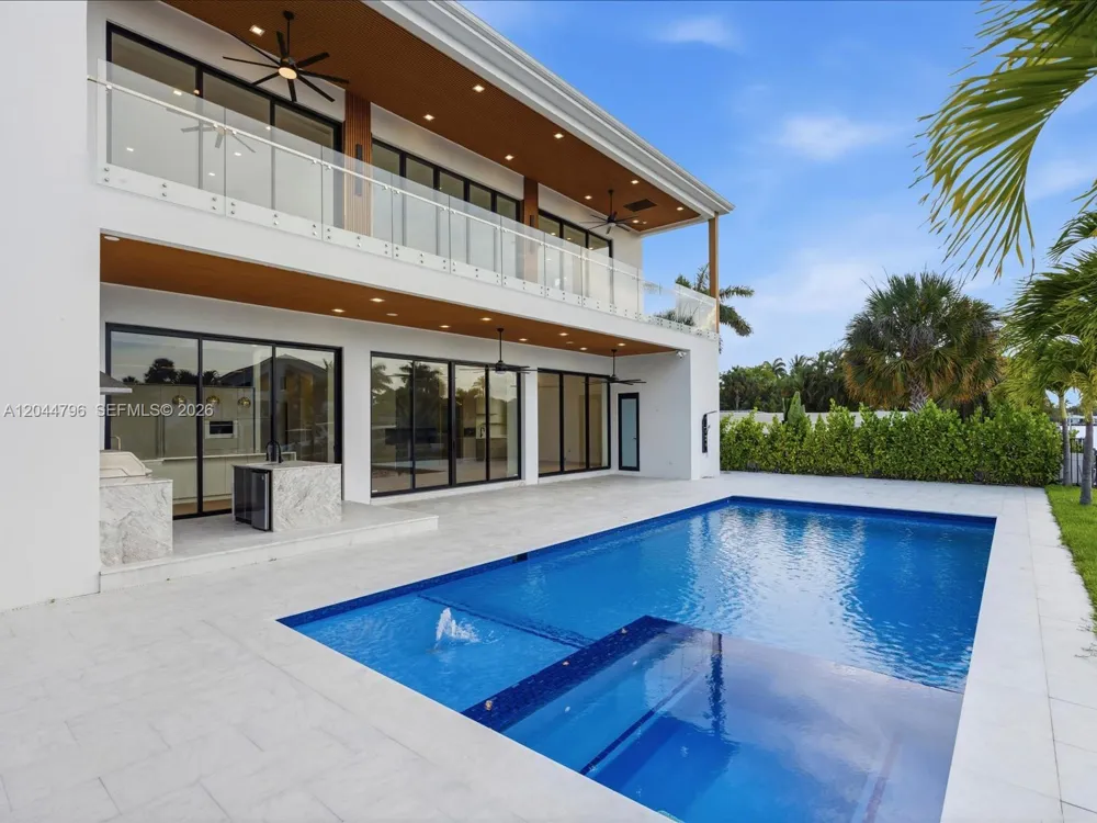 2 Sunset Ln Lauderdale By The Sea, FL 33062